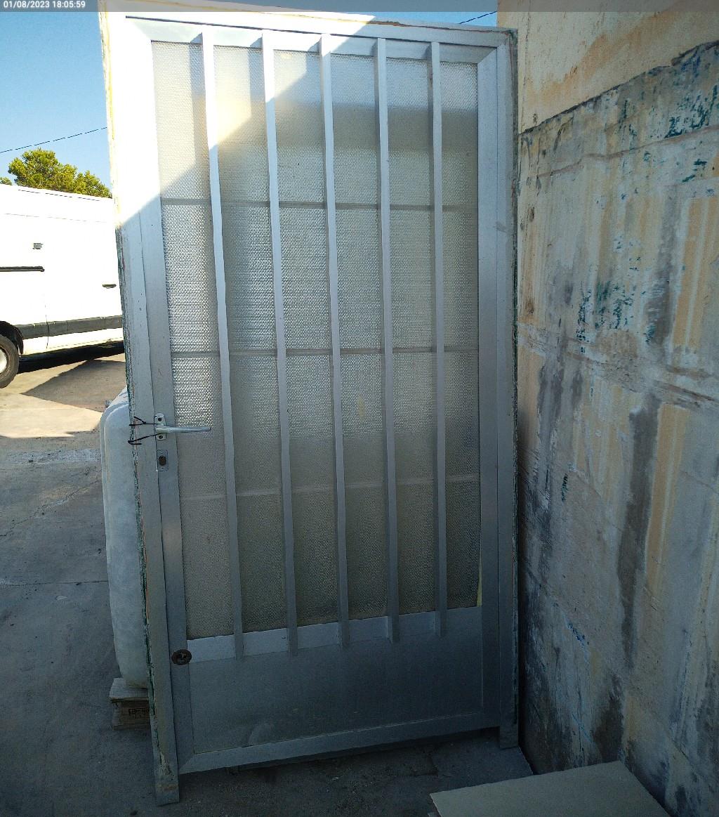 Puerta de aluminio